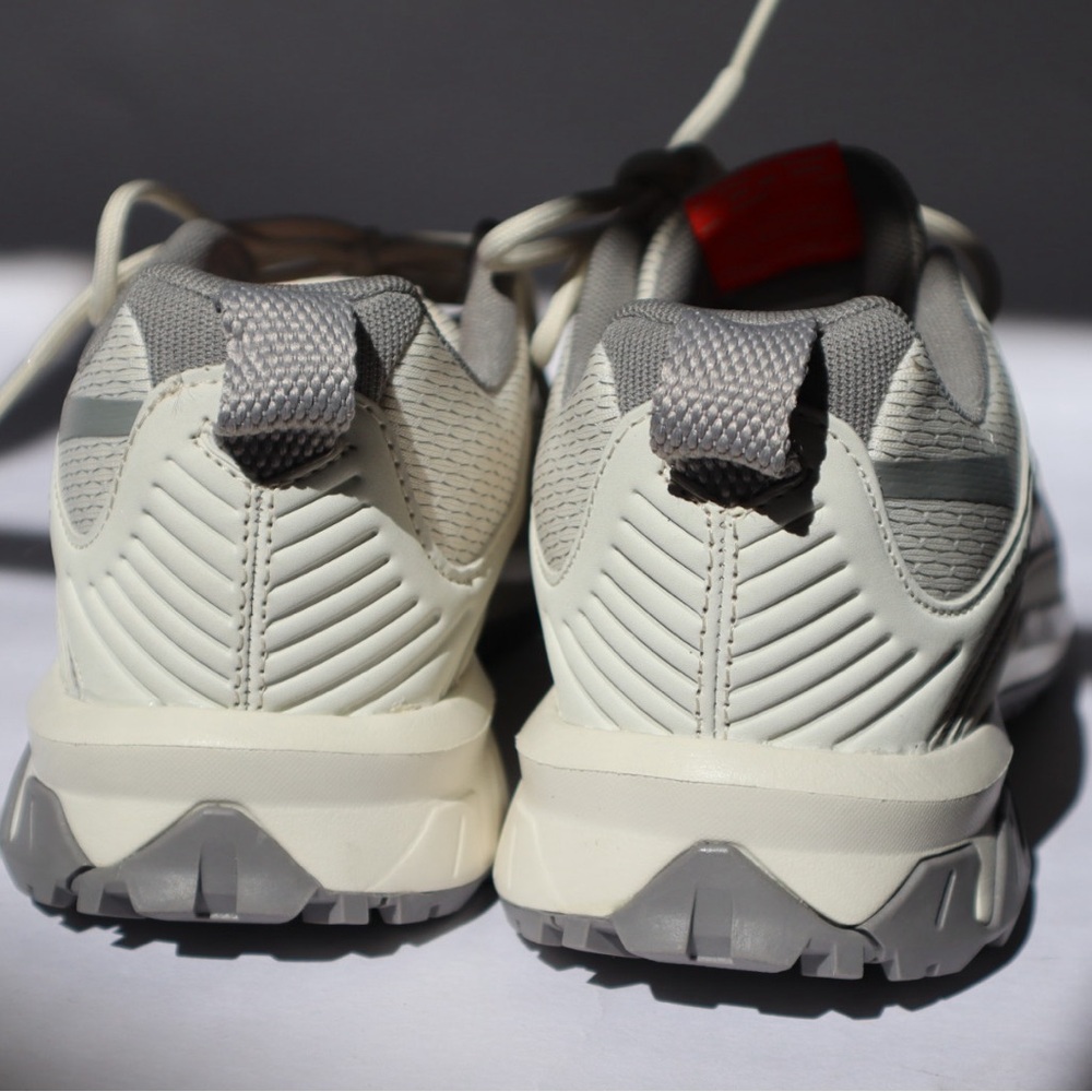 NWT Reebok Cream and Gray Ridgerider 6.0 Sneakers - Picture 5 of 6
